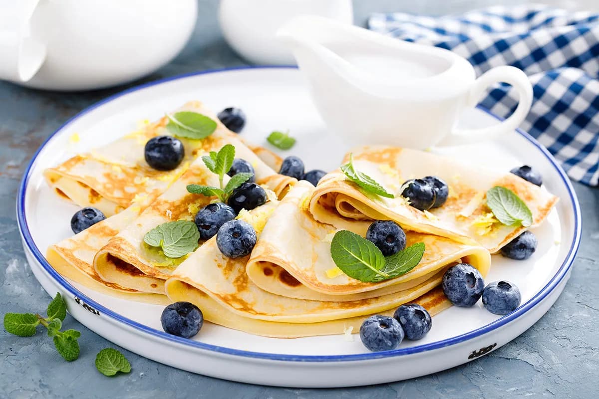 Zdrowe naleśniki bez wyrzeczeń – prosty przepis na fit i smaczne śniadanie Zdrowe naleśniki bez wyrzeczeń – prosty przepis na fit i smaczne śniadanie