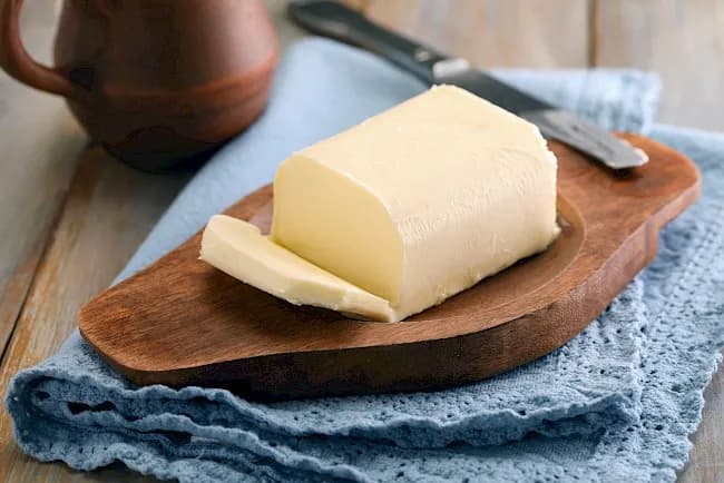 Ile kalorii ma masło? Wartość kaloryczna i wpływ na dietę