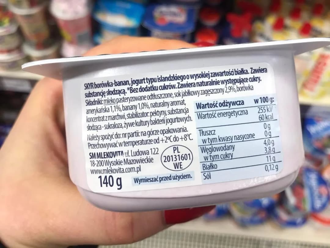 Ile kalorii ma skyr pitny? Wartości odżywcze i porównanie z innymi napojami